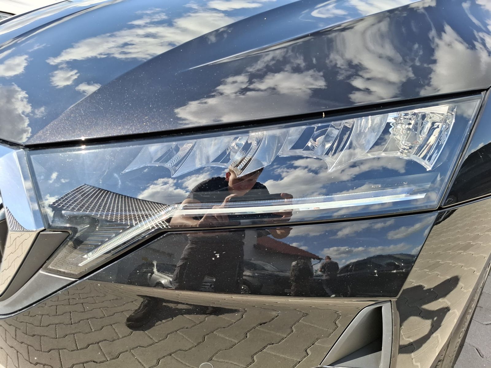Fahrzeugabbildung SKODA Octavia 1.5 eTSI DSG Selection LED*AHK*5J-Gar.