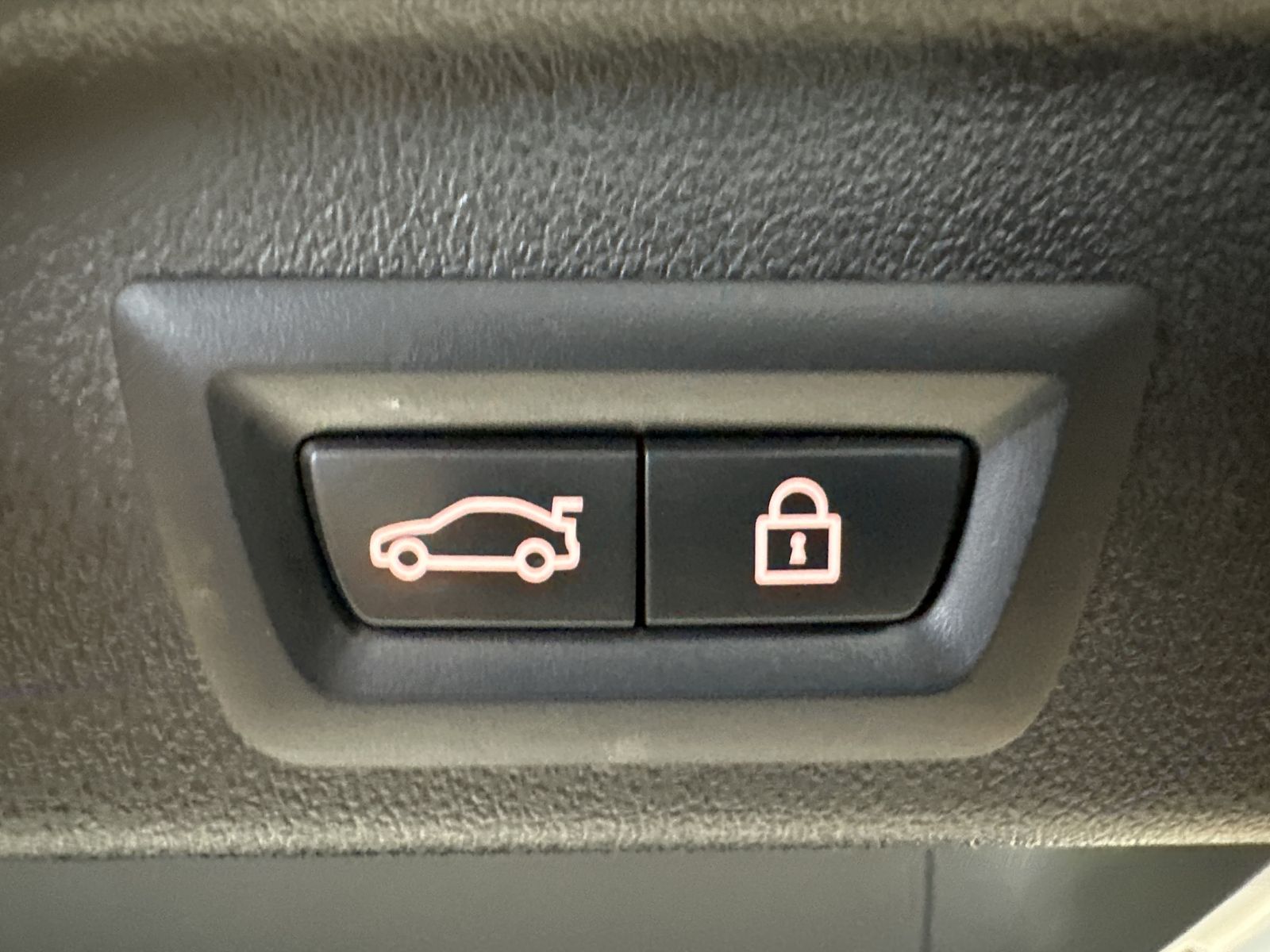 Fahrzeugabbildung BMW X5 xDrive45e M-Sport NAV+LASER+AHK+360°+HUD+H&K