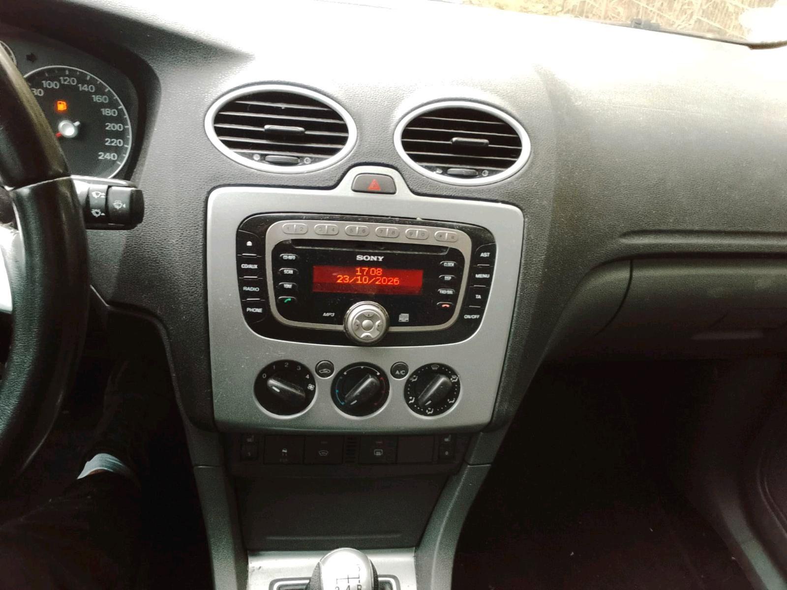 Ford Focus 2007 — photo 8