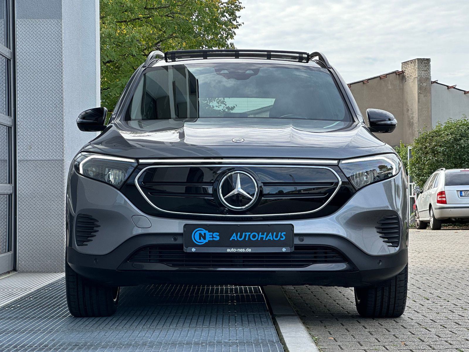 Mercedes-Benz EQB 350 4MATIC 20''AMG ACC PANO MEMORY 7-SITZER foto 2