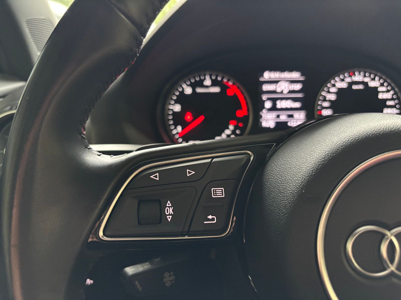 Fahrzeugabbildung Audi Q2 quattro sport/S-LINE/HEAD-UP/KAMERA/B&O