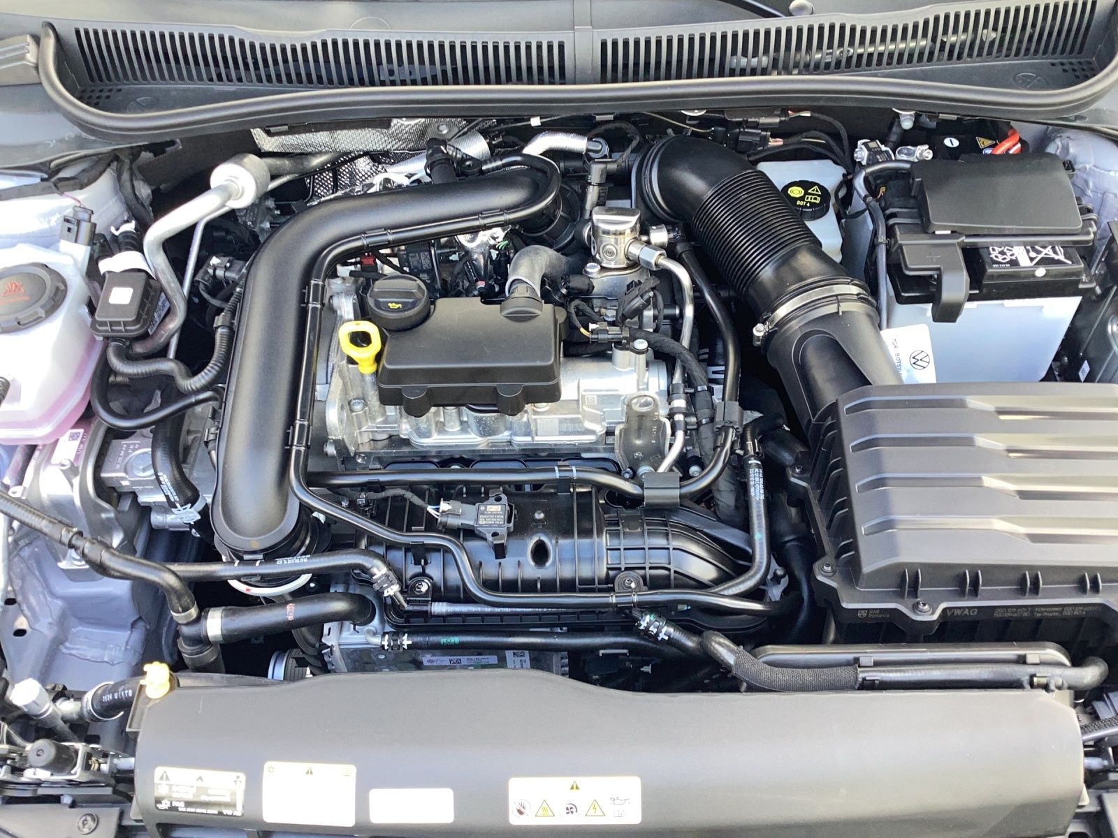 Fahrzeugabbildung Volkswagen Polo Energy TSI LED ACC SH RearView AppConnect A