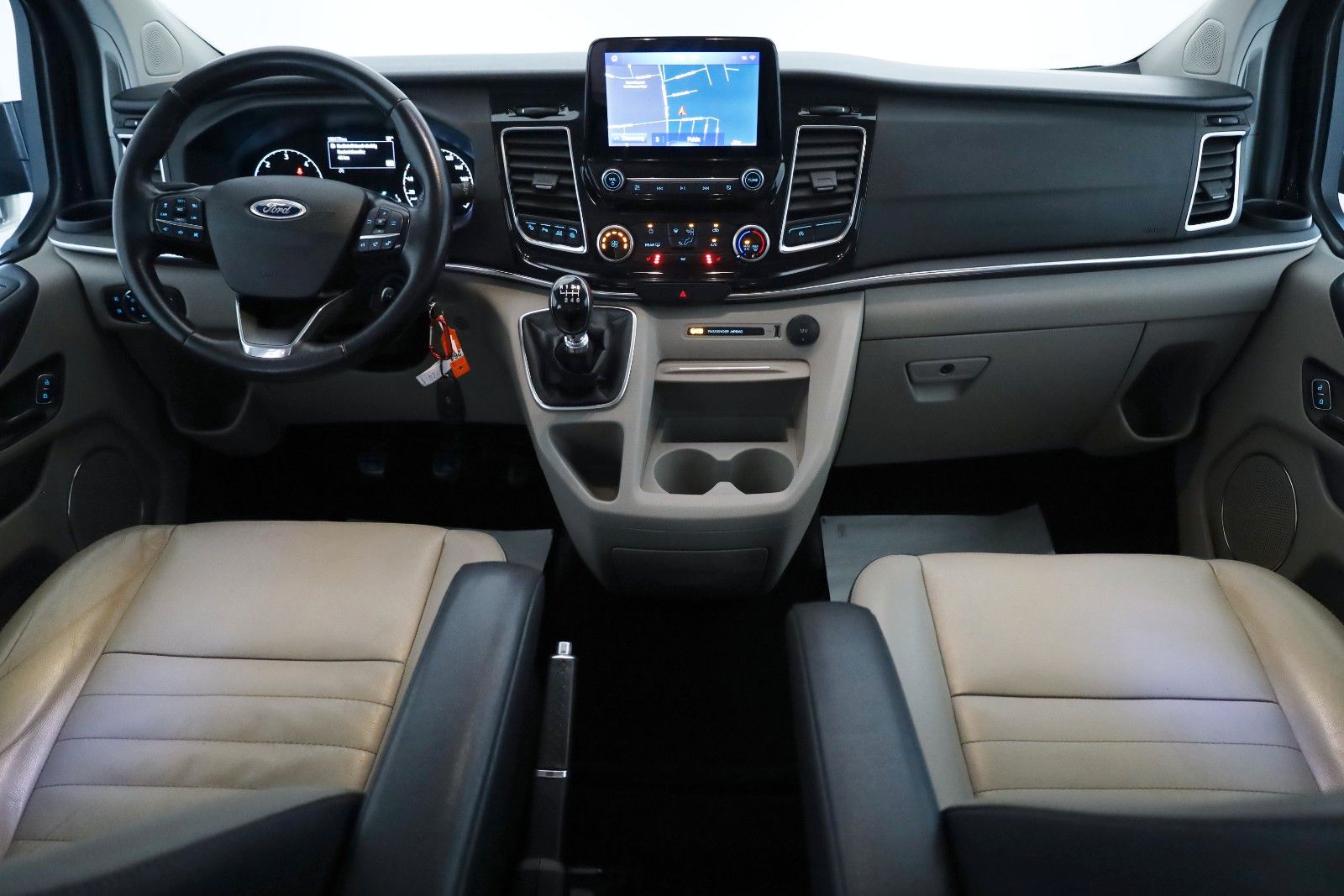 Fahrzeugabbildung Ford Tourneo Custom TITANIUM X 8 Si,Leder,Navi,Xenon