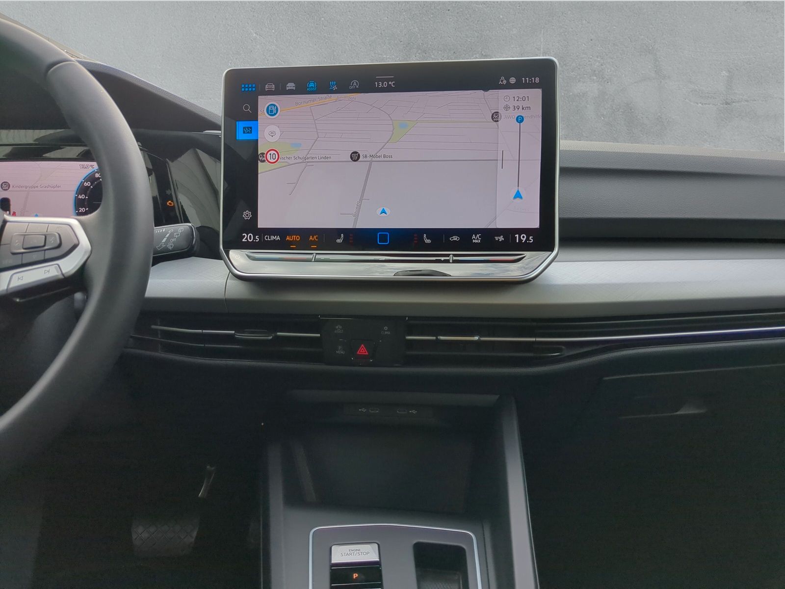 Fahrzeugabbildung Volkswagen Golf  Variant 2.0 TDI Life AHK Standhzg. HuD