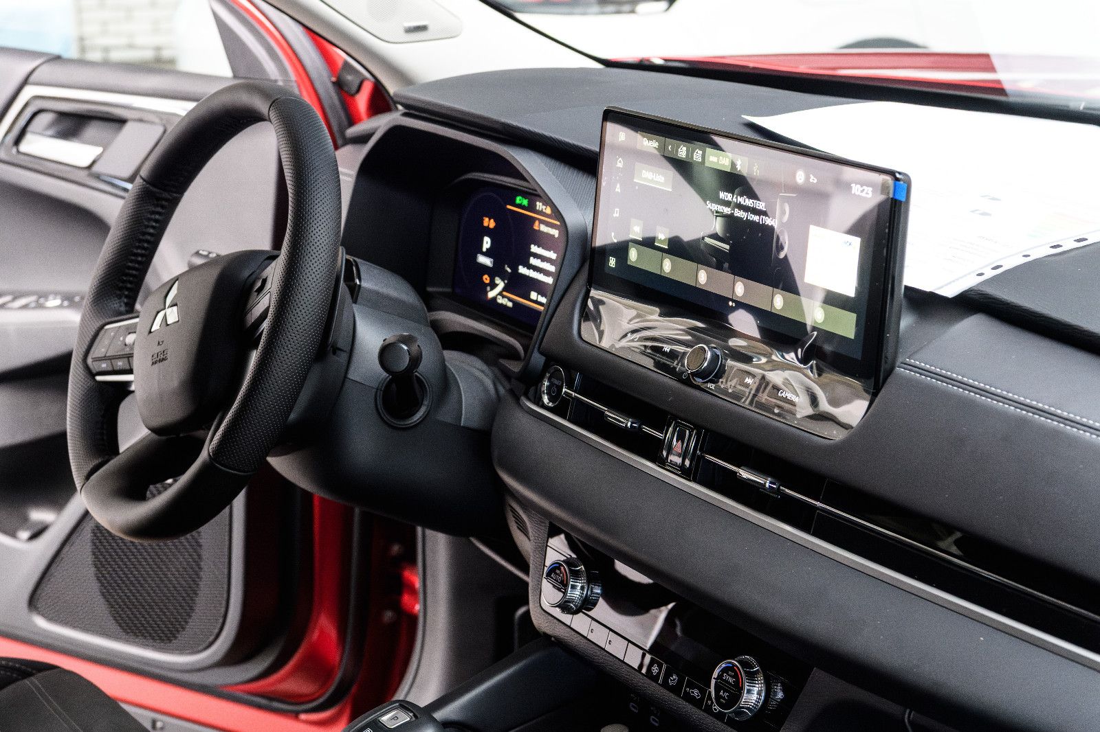 Fahrzeugabbildung Mitsubishi Outlander Intro Edition +4WD+ LED+AHK+Kam+20"