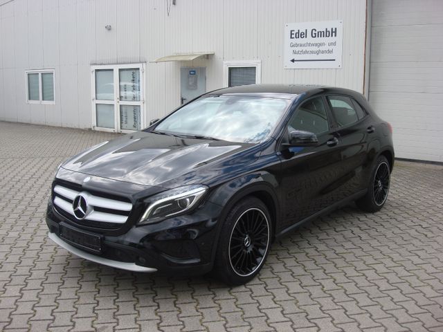 Mercedes-Benz GLA 200 CDI 7G-DCT*Bi-Xenon*Navi*PDC*SHZ*