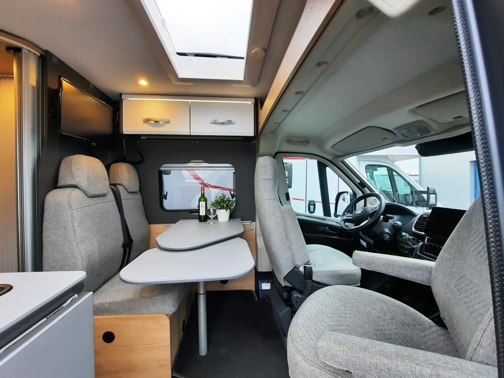 Fahrzeug Übersicht 10 Fahrzeugabbildung Dethleffs Globetrail 640 ER Advantage Solar/Sparen Sie 16.