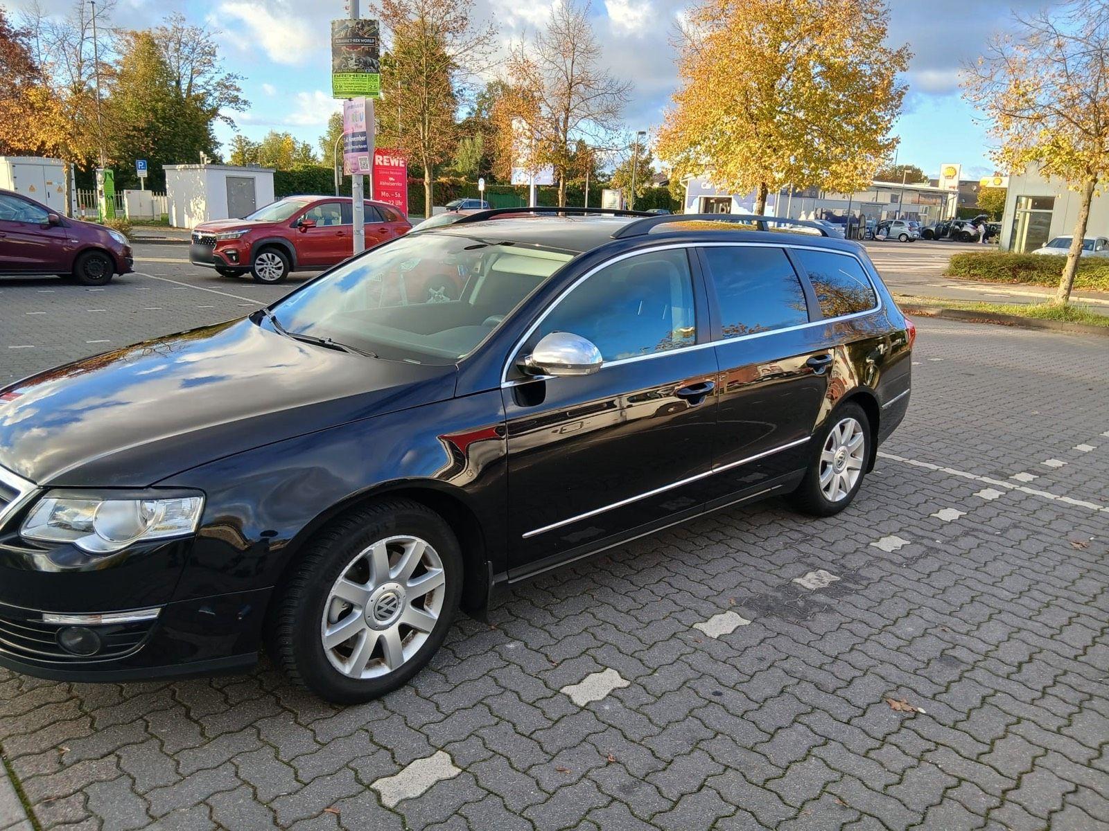 Volkswagen Passat 2010 — interior