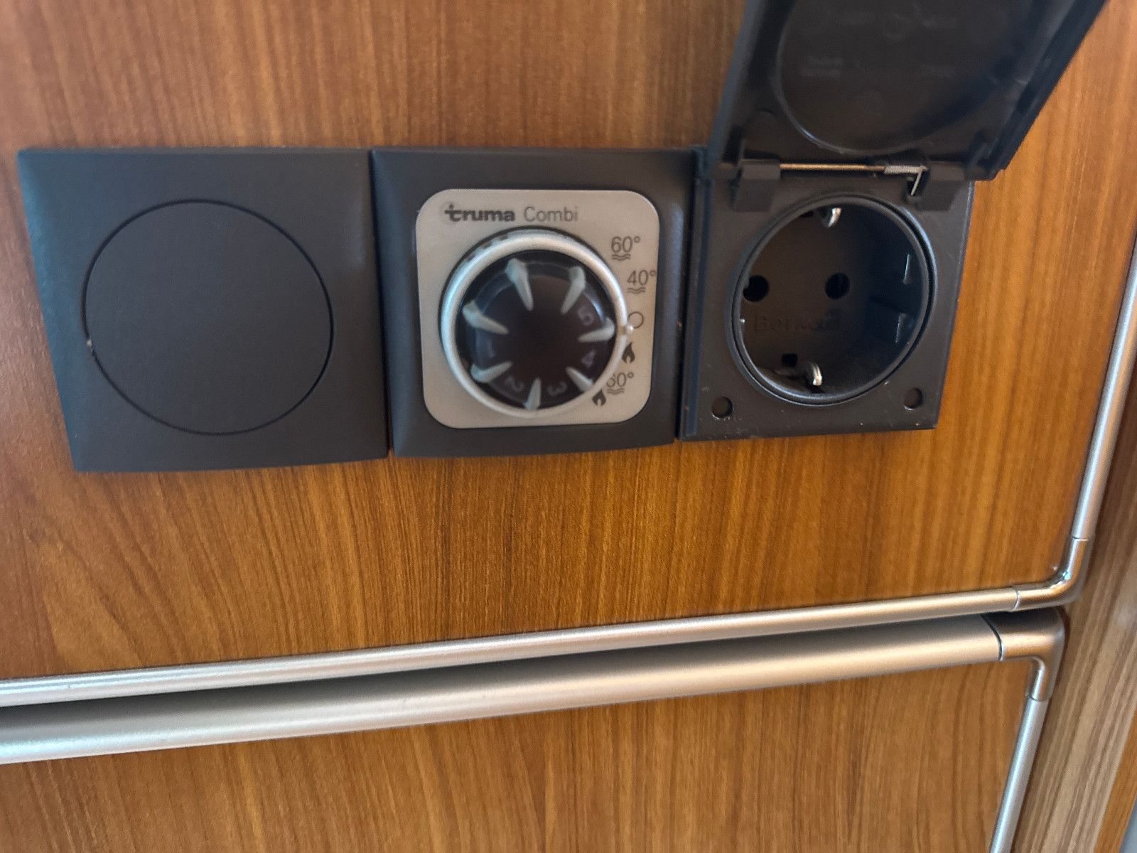 Fahrzeugabbildung Globecar GLOBESCOUT 600 TV SAT AHK NAVI KAMERA INVERTER