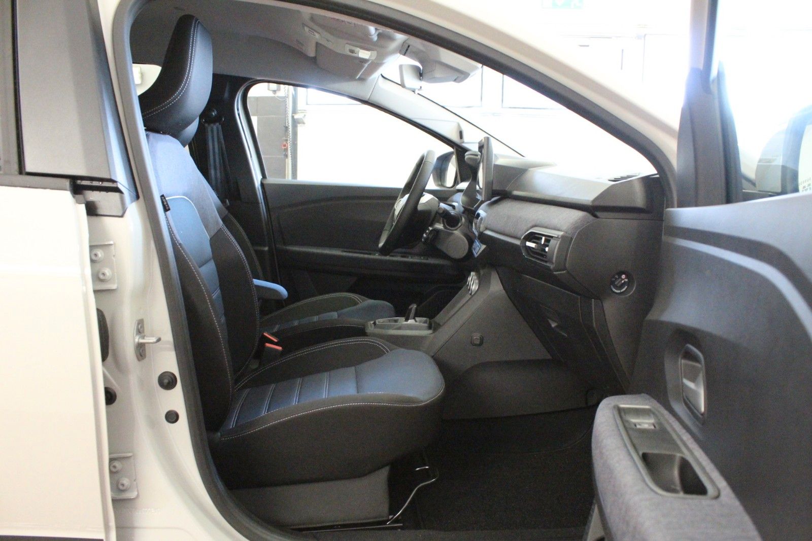 Fahrzeugabbildung Dacia Jogger Hybrid 155 Journey 7-Sitzer MY 2026
