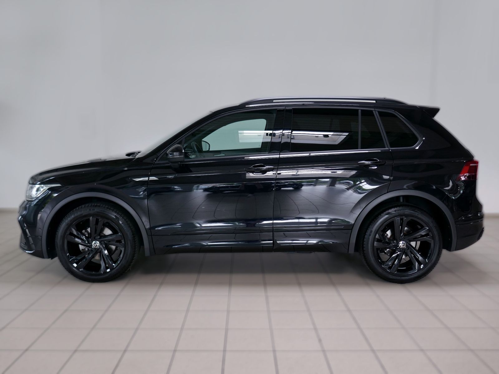 Fahrzeugabbildung Volkswagen Tiguan R-Line 1.5 TSI DSG | LED RFK ACC Navi