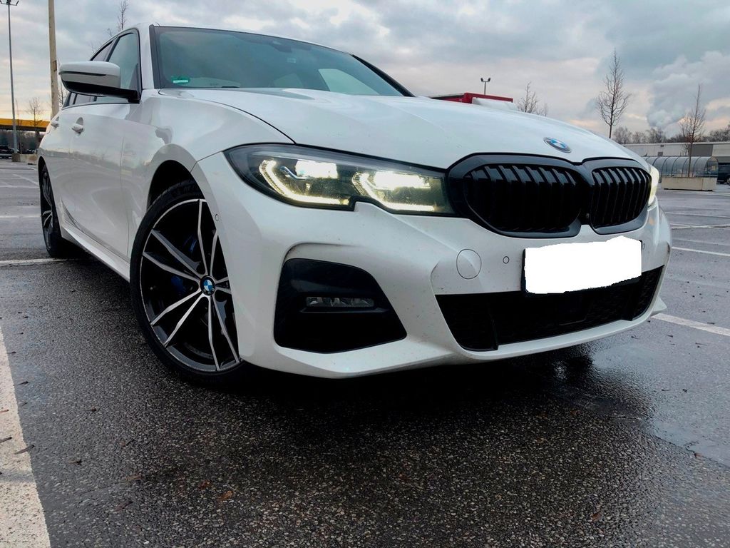 Image of BMW 320
