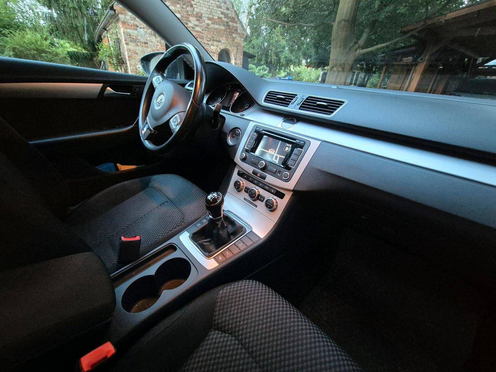 Volkswagen Passat 2013 — photo 11