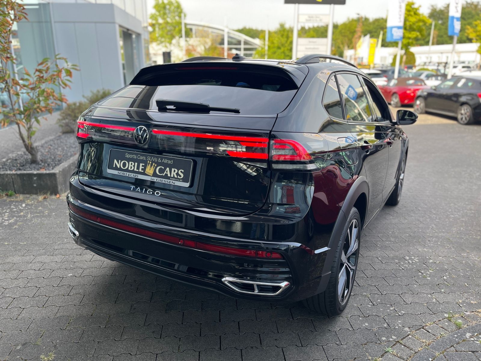 Fahrzeugabbildung Volkswagen Taigo R-Line 1.5 DSG KLIMA AHK LED NAV SHZ