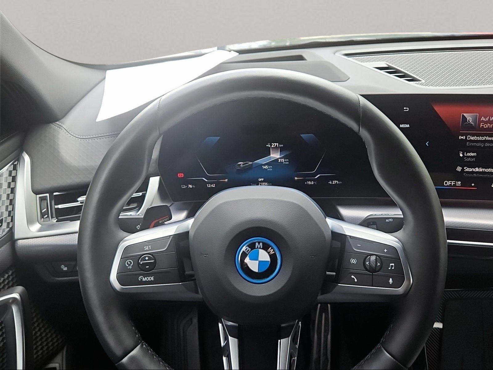 BMW iX2 - Bild 15