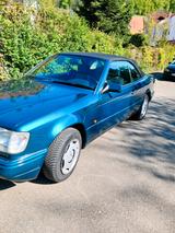 Mercedes-Benz E 200 Cabrio A124, Oldtimer H- Kennzeichen - Mercedes-Benz E 200: Grün