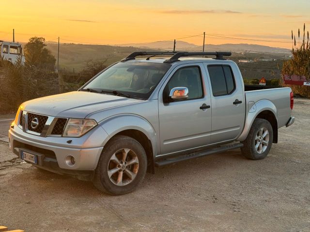 Nissan Navara 2.5 dCi 4 porte Double Cab Platinu