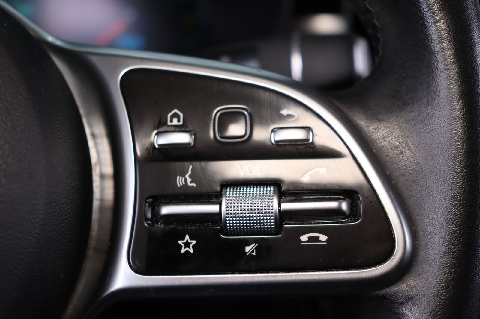 Fahrzeugabbildung Mercedes-Benz GLC 300 e 4Matic * DIS * RFK * LED