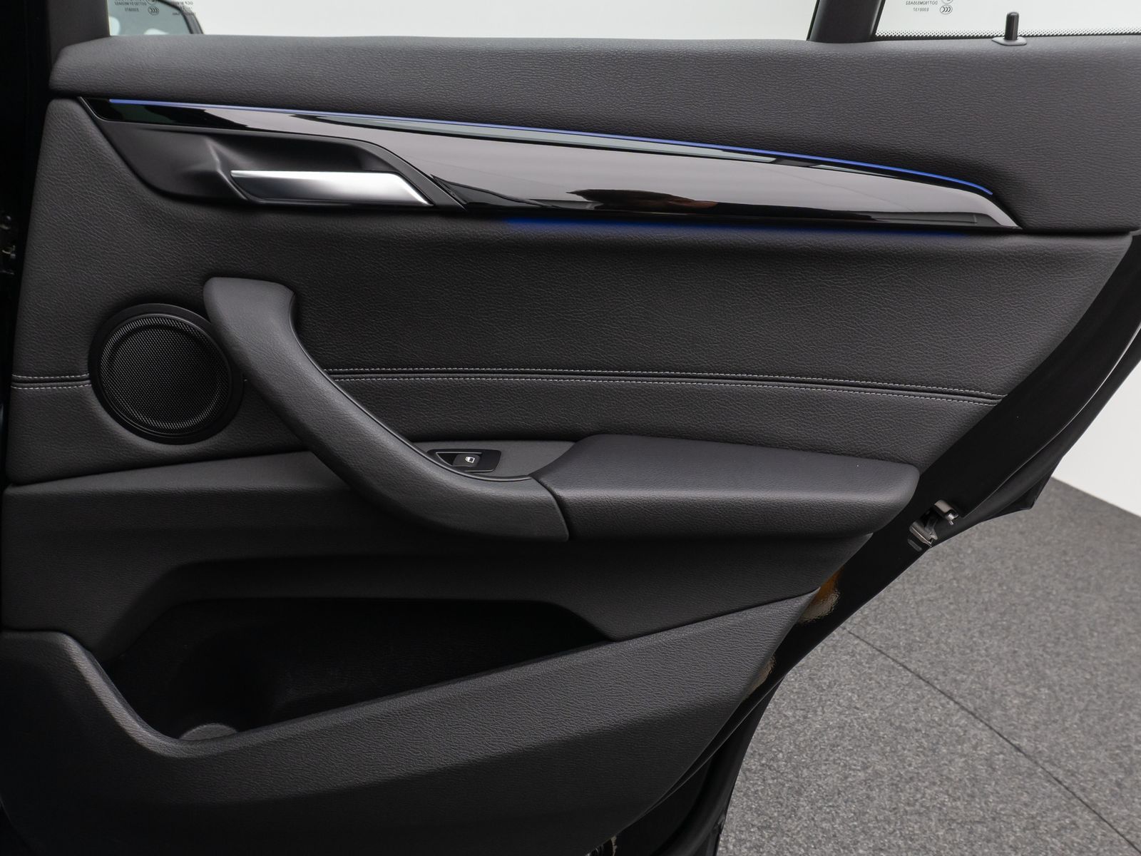 Fahrzeugabbildung BMW X1 xD20i Sport Line Panorama Kamera HUD DAB HiFi