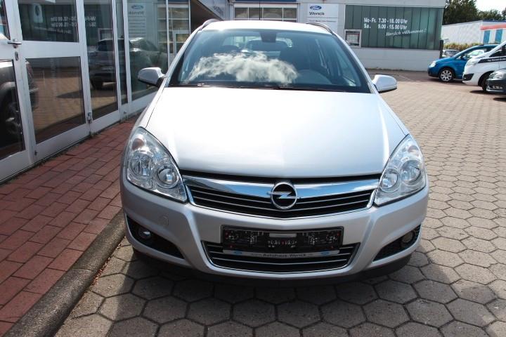 Opel Astra 2007 — interior