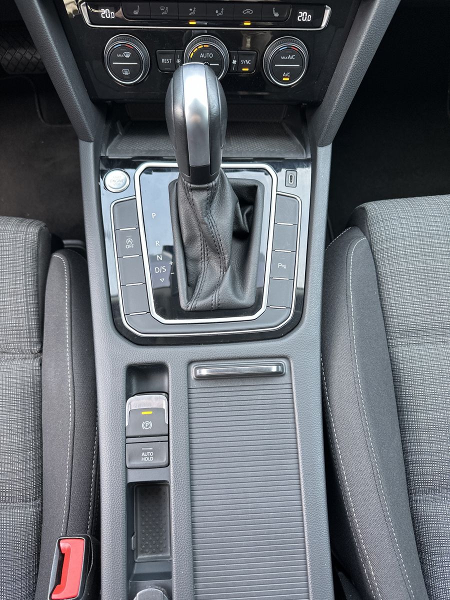 Fahrzeugabbildung Volkswagen Passat Variant 2.0 TDI DSG Business NAV+LED+ACC