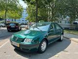 Volkswagen VW BORA 1.6SR 1999Erste Hand 115TKM - Volkswagen Bora in Bremen