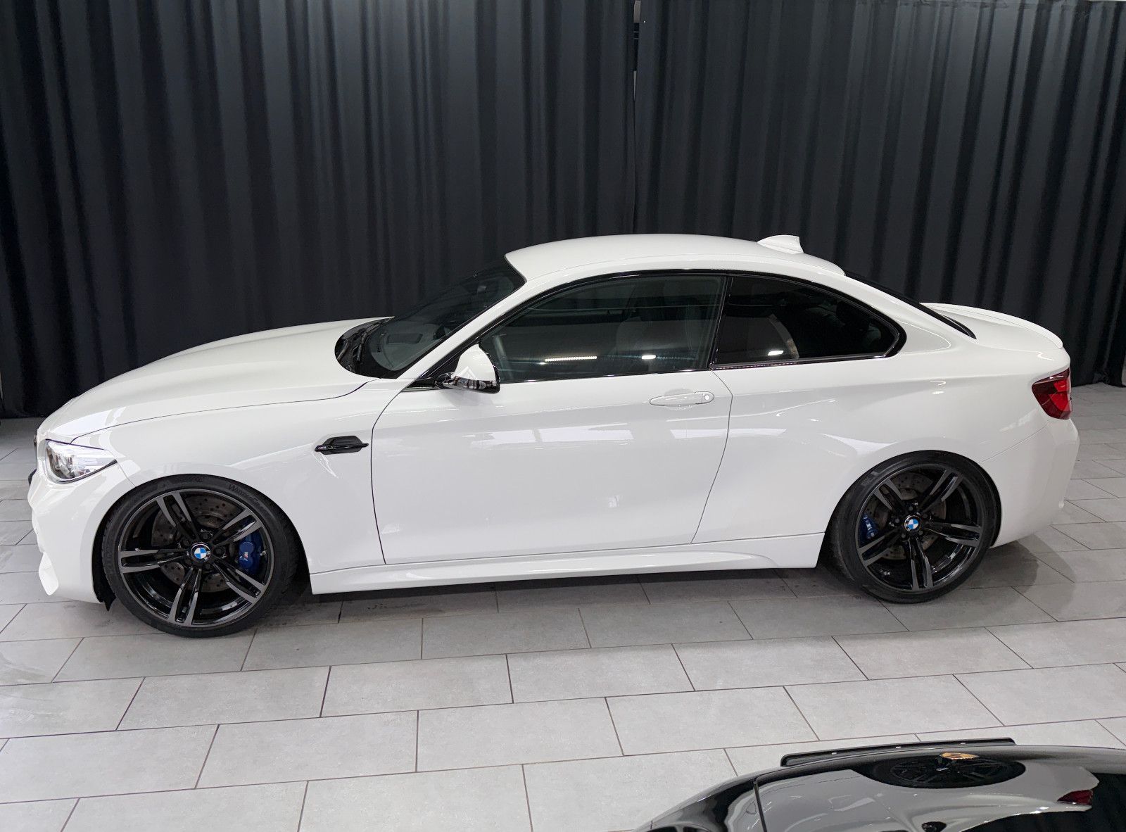 Fahrzeugabbildung BMW M2 Competition|H&K|KW|RF-Kamera|Assistent