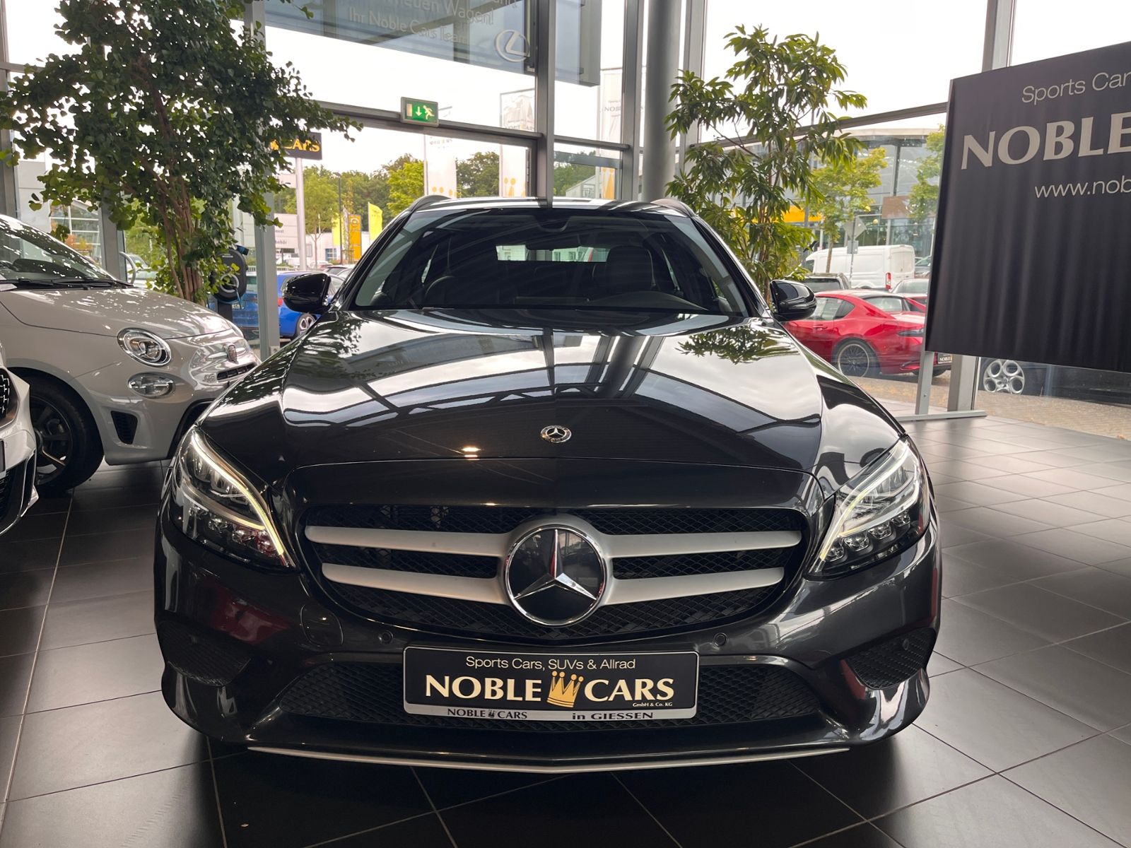 Fahrzeugabbildung Mercedes-Benz C 200 d T LEDER LED NAV SHZ PDC 18"