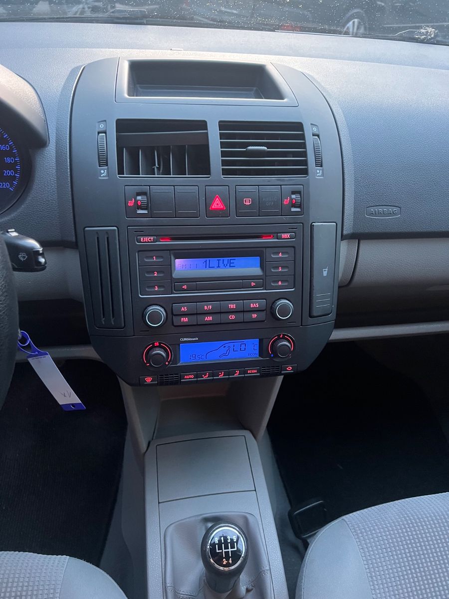 Fahrzeugabbildung Volkswagen Polo IV Comfortline *SITZHEIZUNG* TÜV NEU *