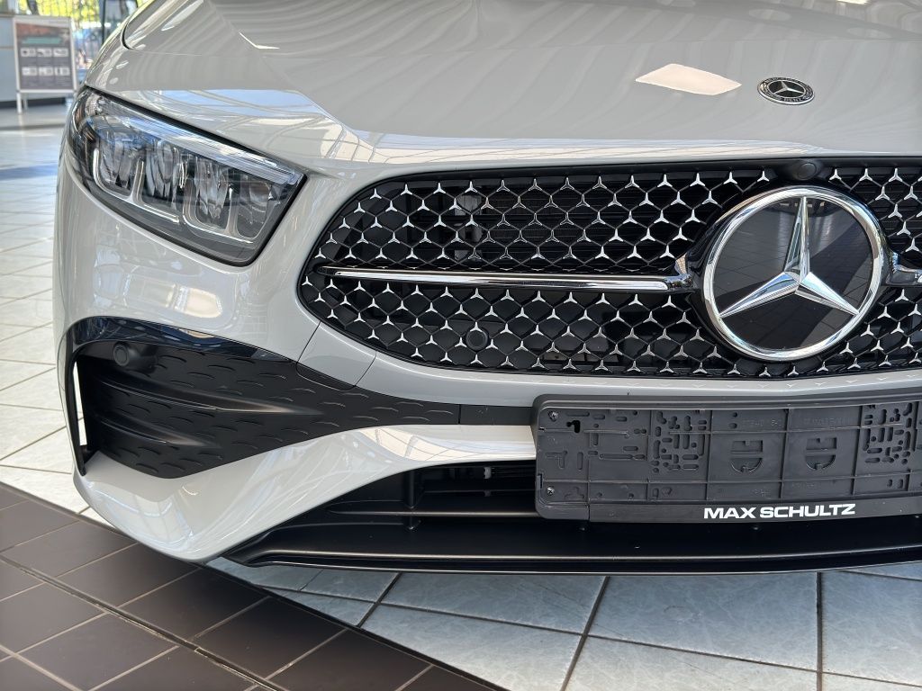 Fahrzeugabbildung Mercedes-Benz A 200 AHK*LED*PDC*ParkAss*Sportp.*SpurH*SpurW*LM