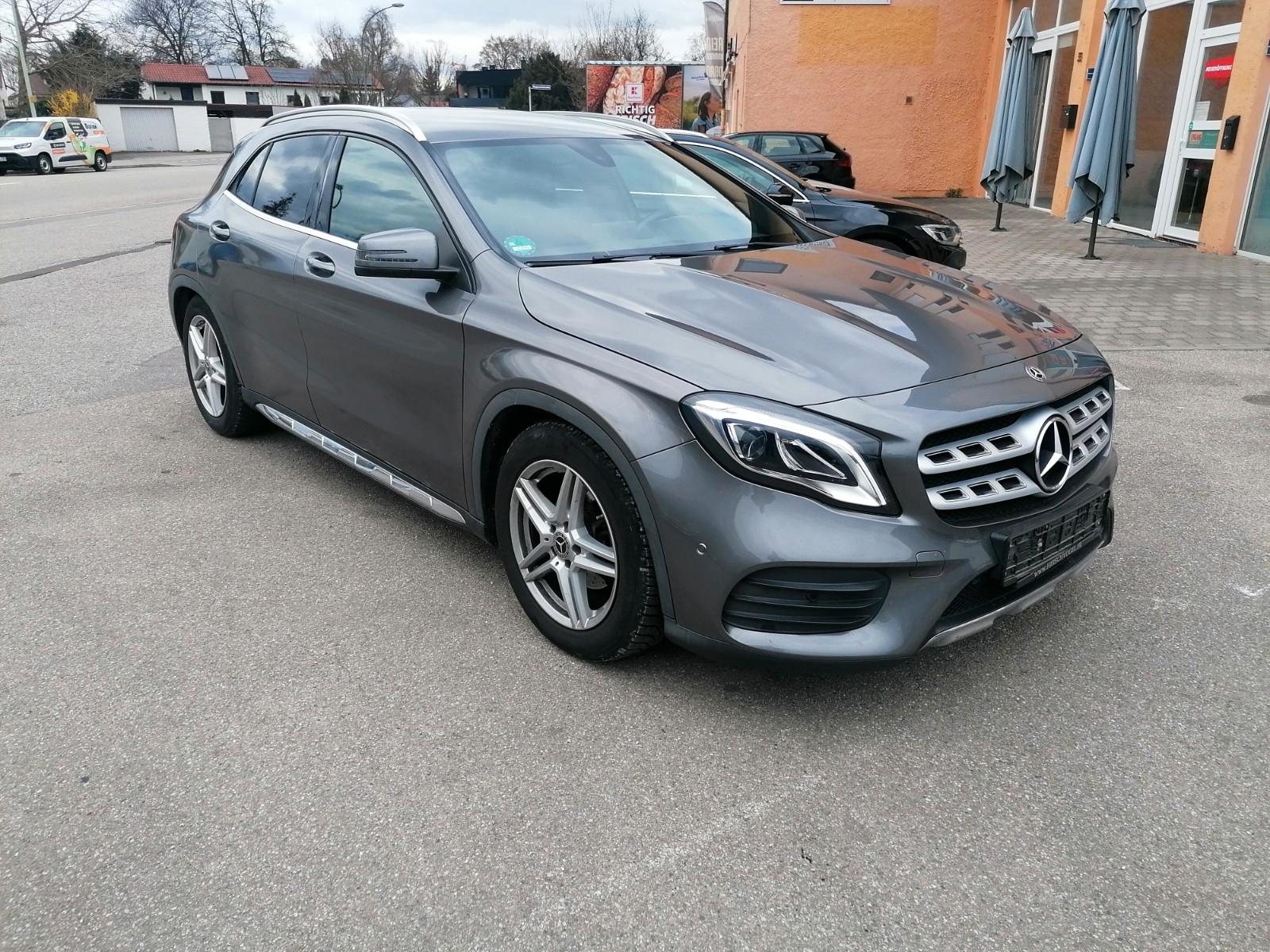 Mercedes-Benz GLA 180 AMG AUTOMATIKLED NAVI PDC SITZHEIZUNG
