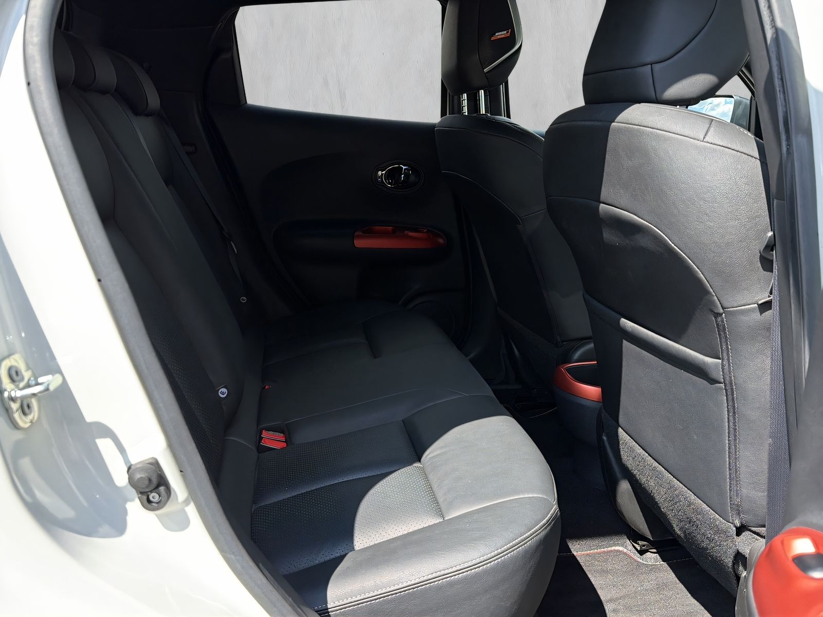 Fahrzeugabbildung Nissan Juke 1.6 TEKNA AUT. KEYLESS 360° KAM NAVI LEDER