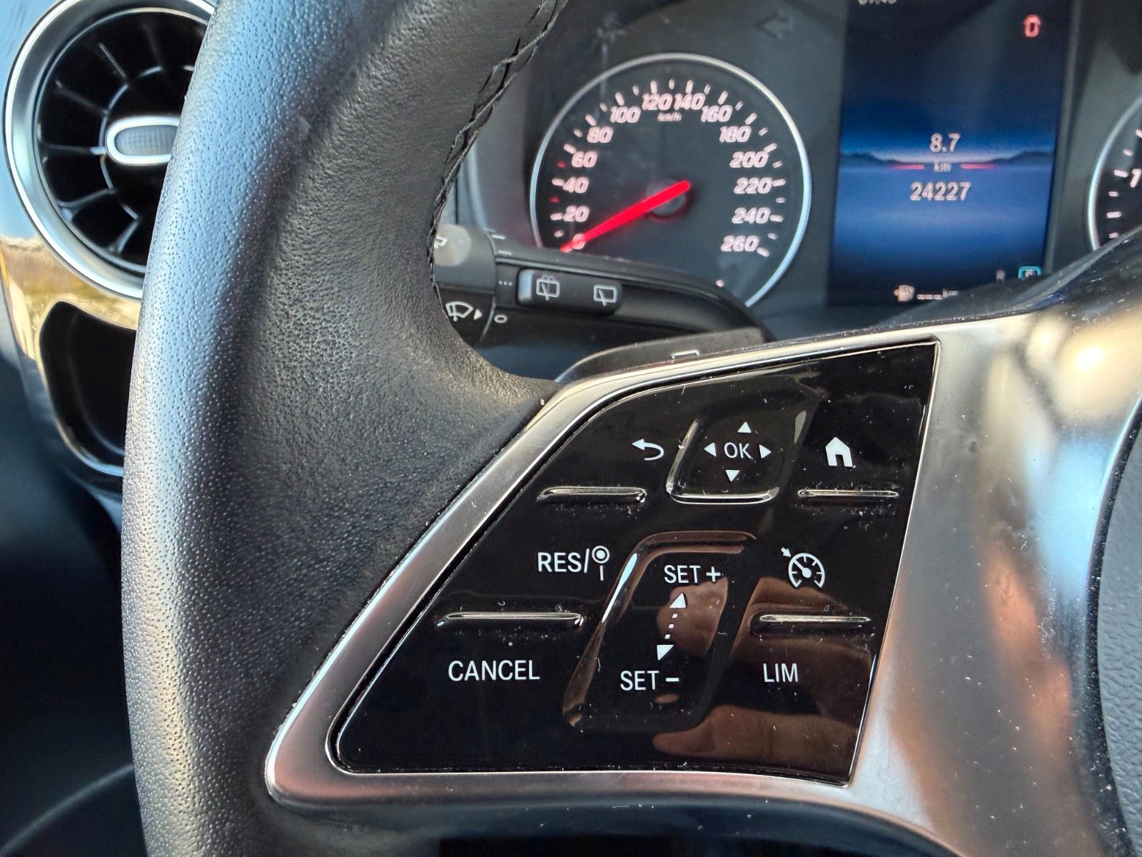 Fahrzeugabbildung Mercedes-Benz Vito 116 CDI 9G Tourer SELECT AHK2,5to LED