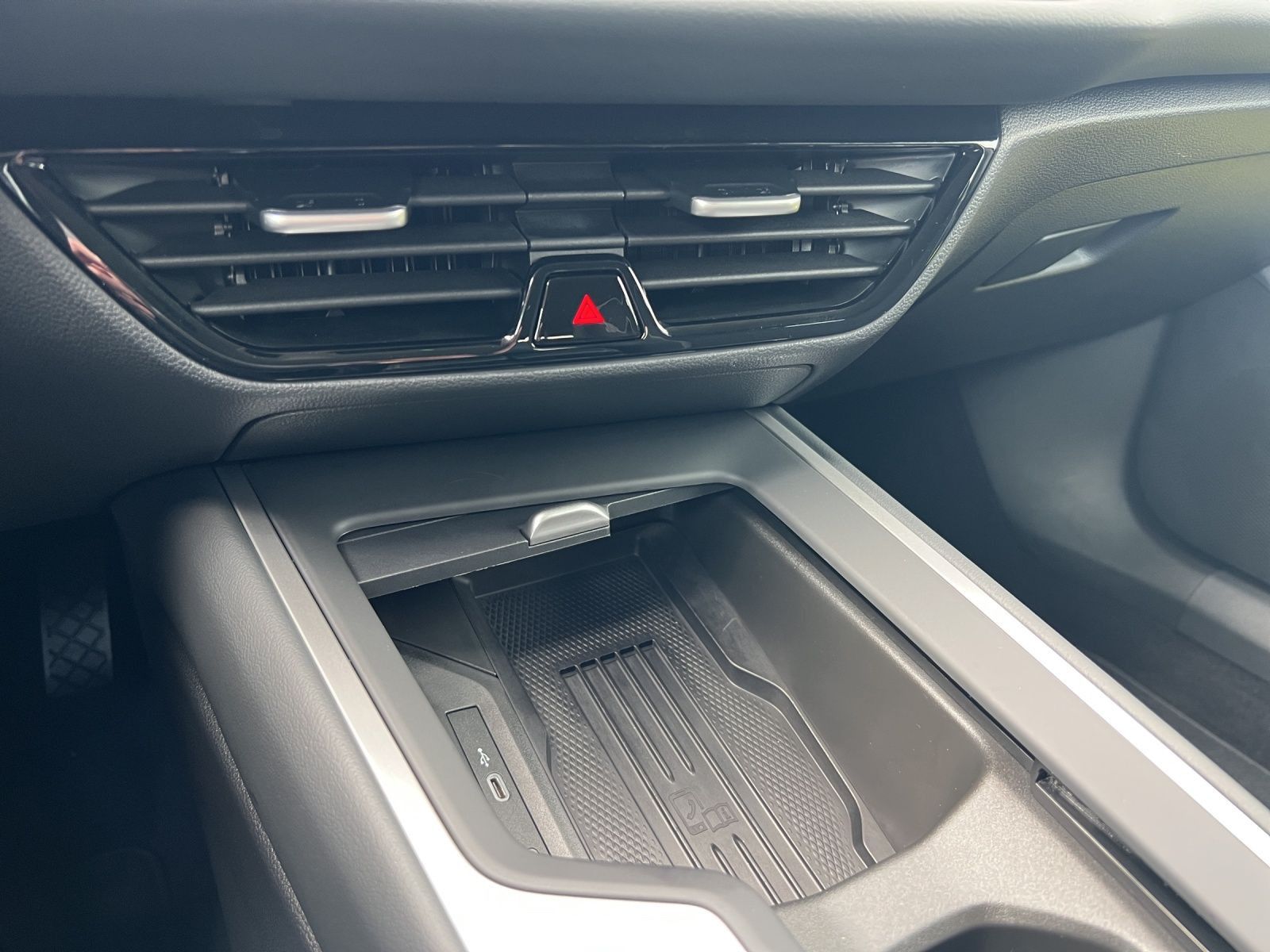 Passat Variant Business 1.5 TSI eHybrid DSG AHK*