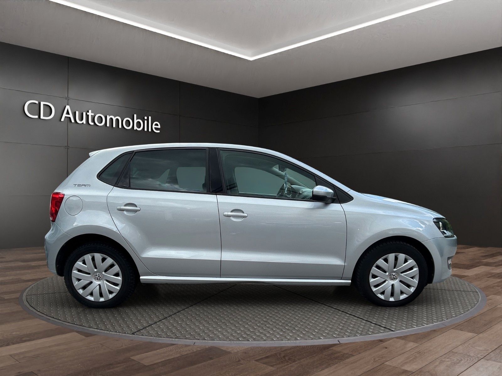 Fahrzeugabbildung Volkswagen Polo V Comfortline Klimaaut./Sitzheuzung/TÜV NEU