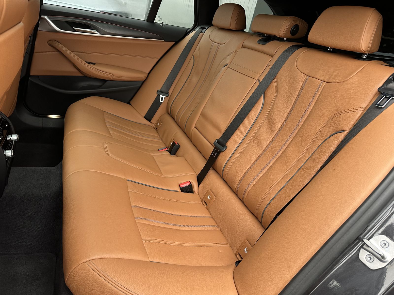 Fahrzeugabbildung BMW 520d Touring M-Sport NAV+LED+PANO+ACC+HEAD-UP+PA