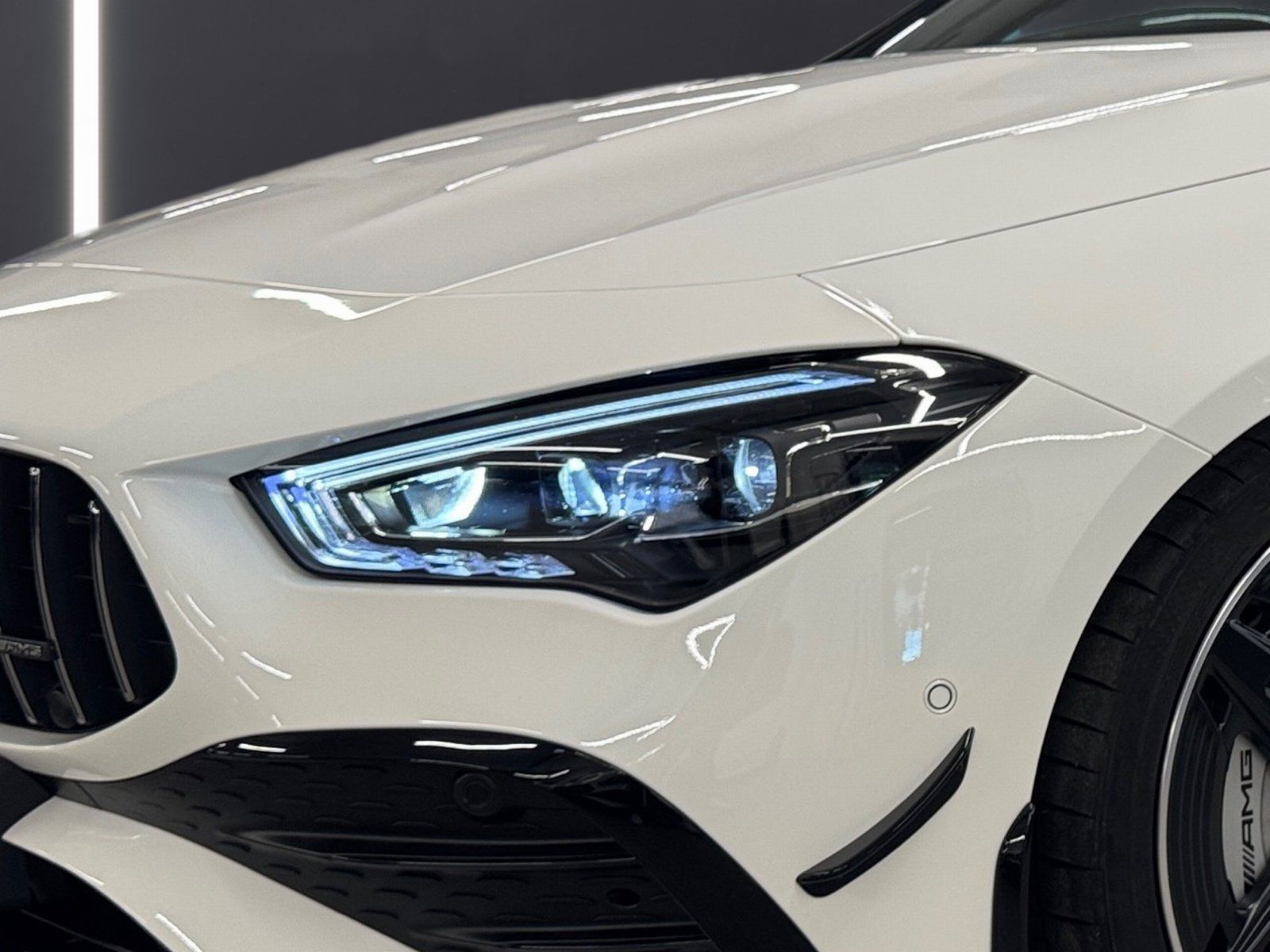 Fahrzeugabbildung Mercedes-Benz CLA 35 4M AMG*Pano*Aero*Distr*Mbeam*19"*360*Nght