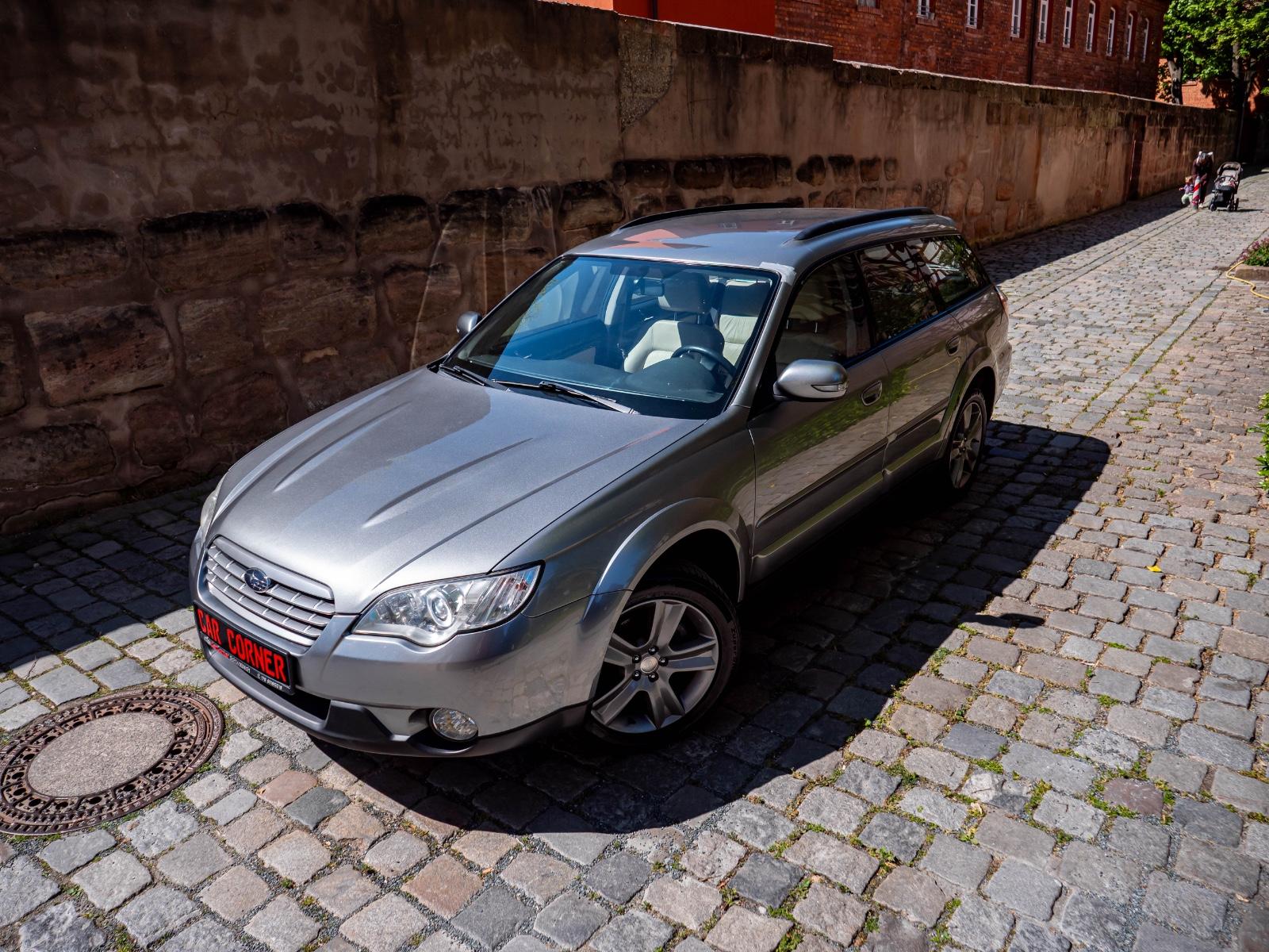 Subaru Legacy Outback 2.5i Outback 4x4 Leder beige TÜV