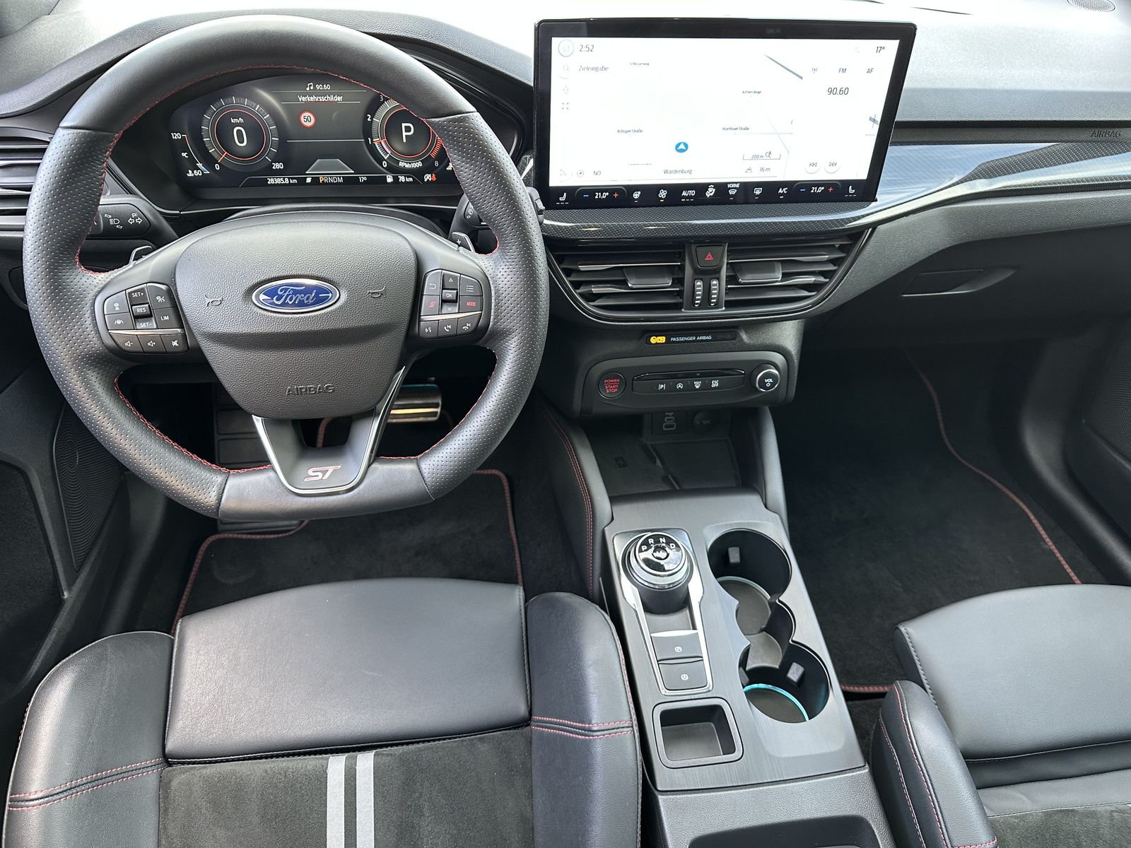 Fahrzeugabbildung Ford Focus Turnier 2.3 EB ST X NAV+LED+AHK+PANO+HUD