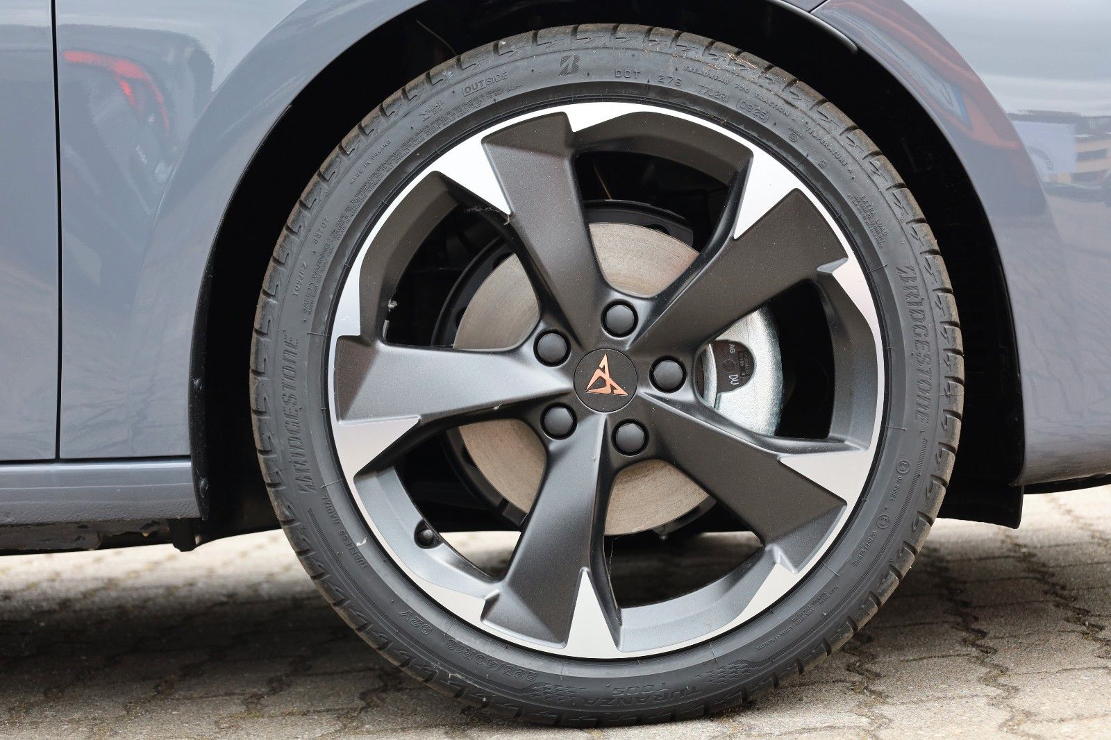 Fahrzeugabbildung CUPRA Leon Sportstourer 1.5 eTSI 110 kW DSG *AHZV