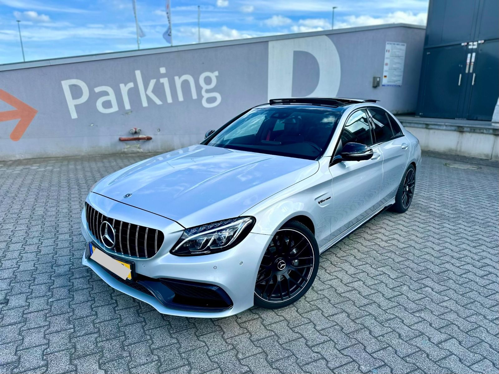 MERCEDES-BENZ C 63 AMG Mercedes-AMG C 63 Mercedes-AMG