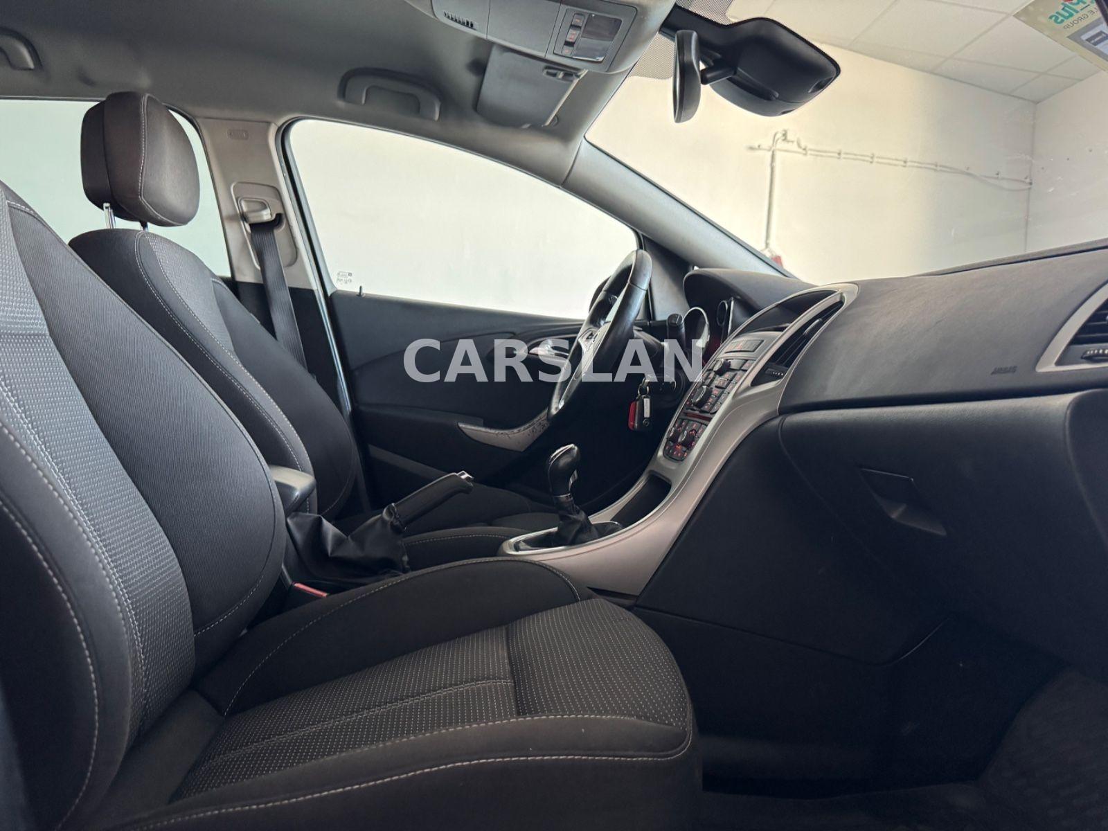 Opel Astra 2013 — photo 20