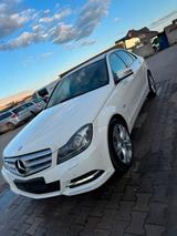 Mercedes-Benz Ich werde einen Mercedes-Benziner kaufen. - : Kaufen
