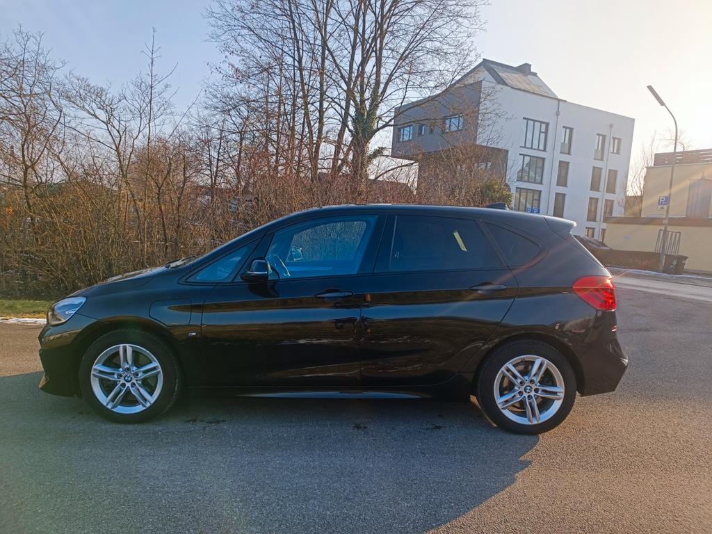 BMW 225