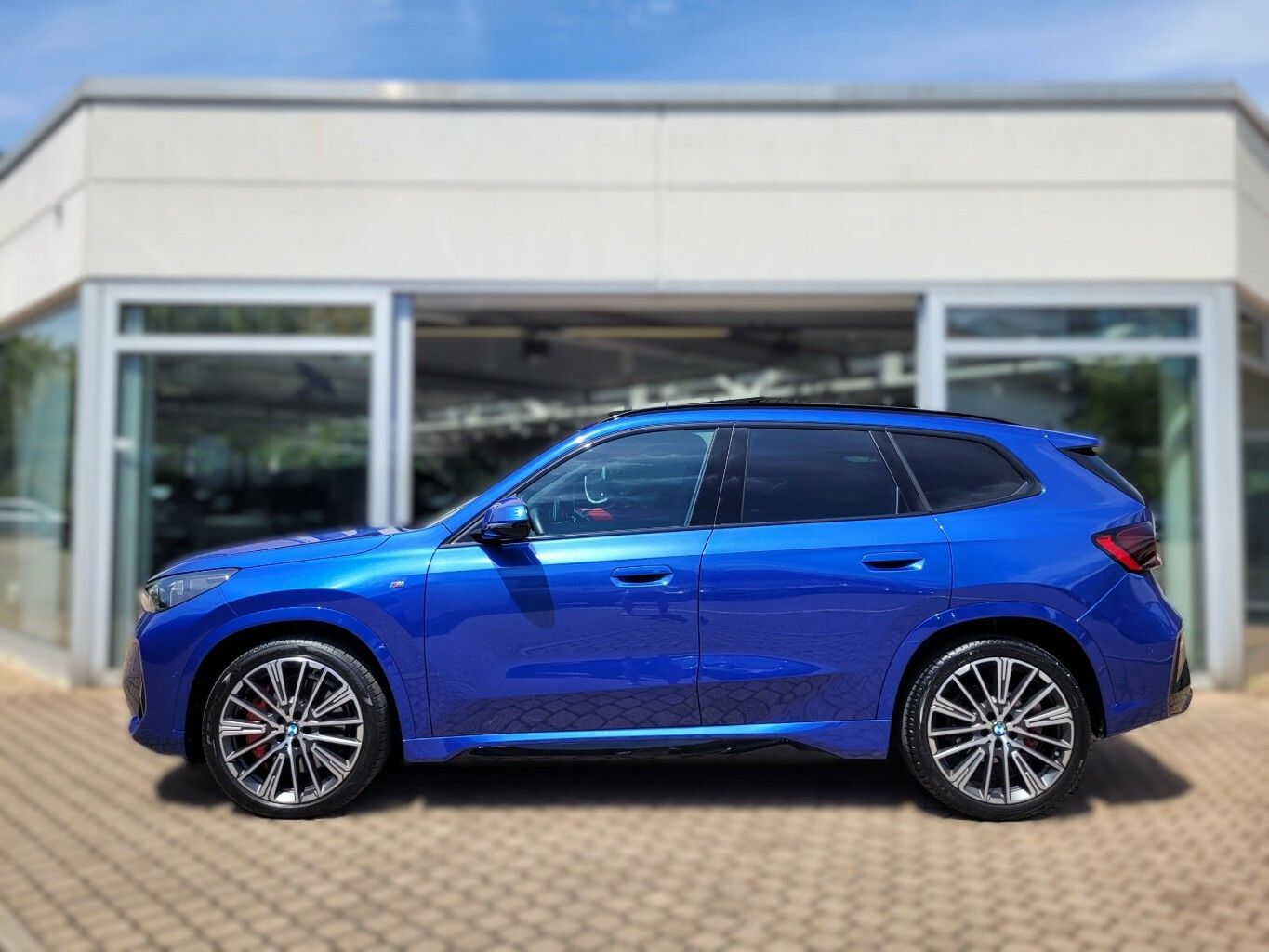 BMW X1 23 d xDrive M Sport *AHK*Panoramadach*M Sport imagem 2