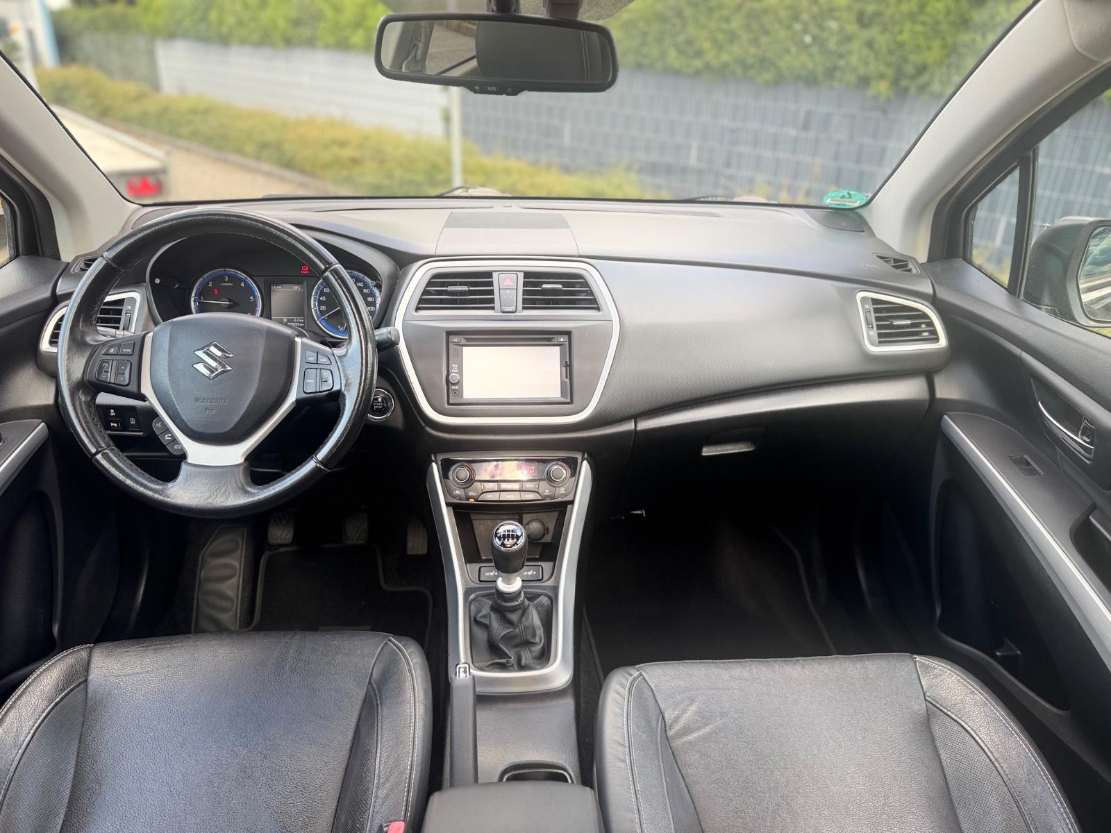 Suzuki SX4 S-Cross Comfort+* 1.Hand*Pano*AHK*Leder