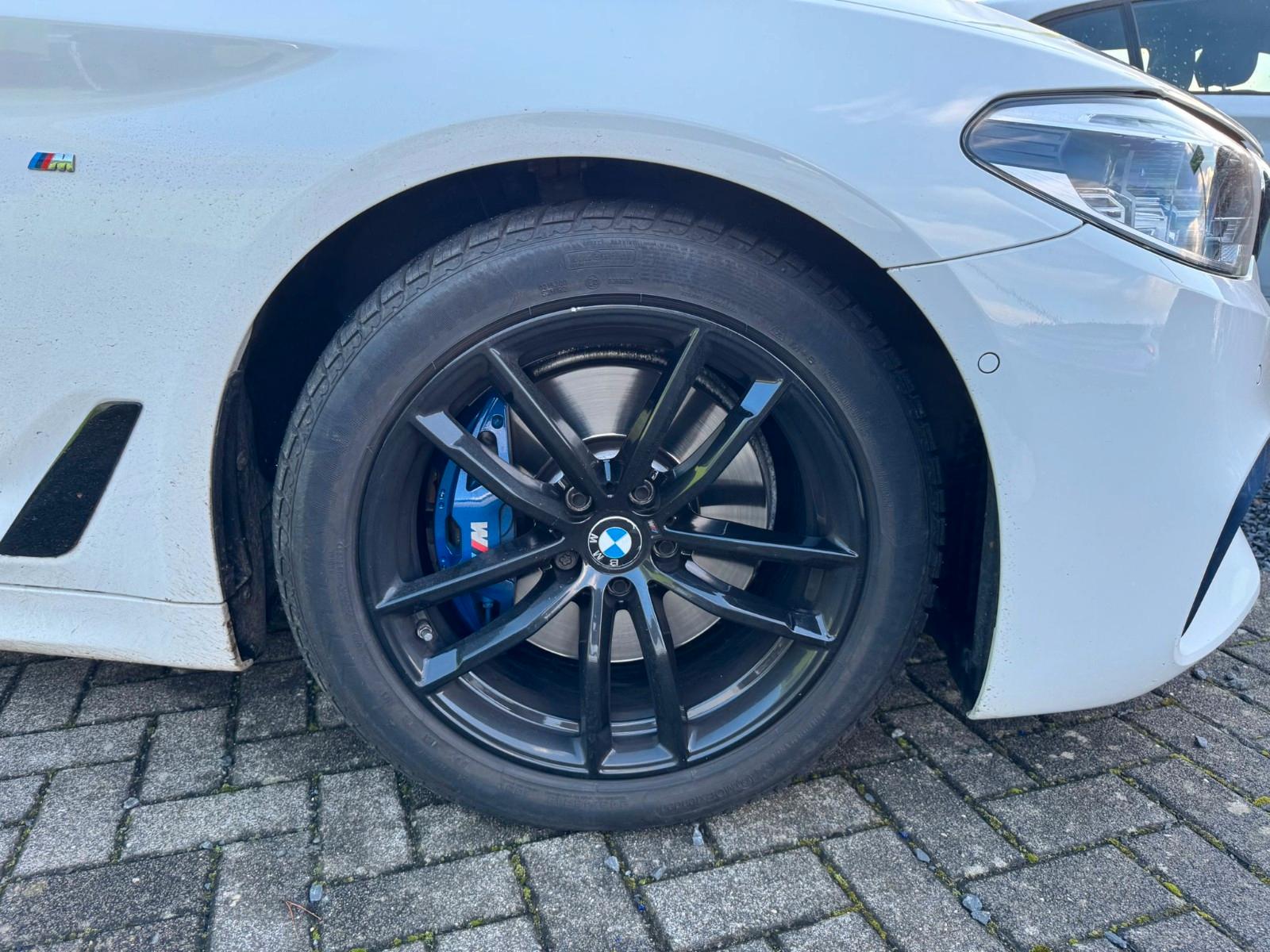 BMW 530d xDrive Touring M Sportpaket Pano AHK ACC 