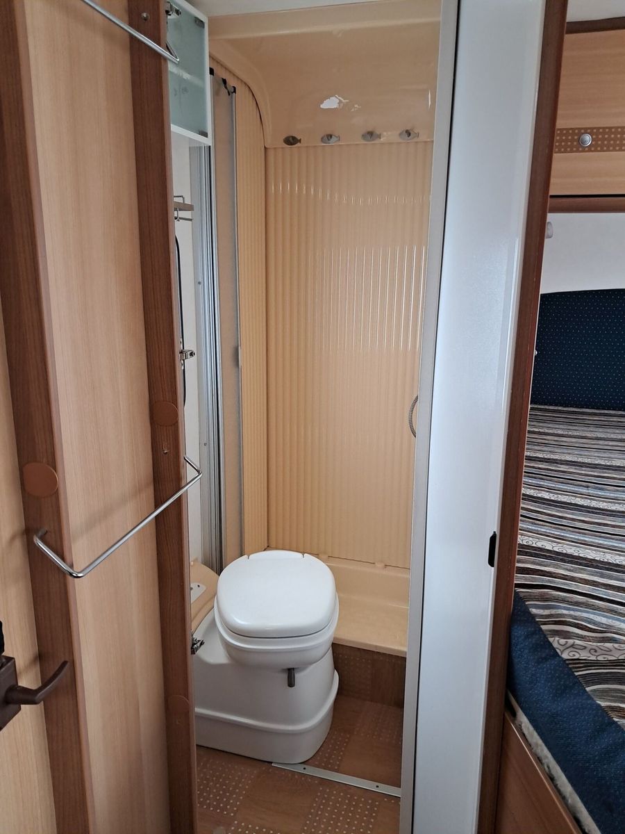 Fahrzeugabbildung Carado T 345 Fahrradträger,Radio,Heckbad