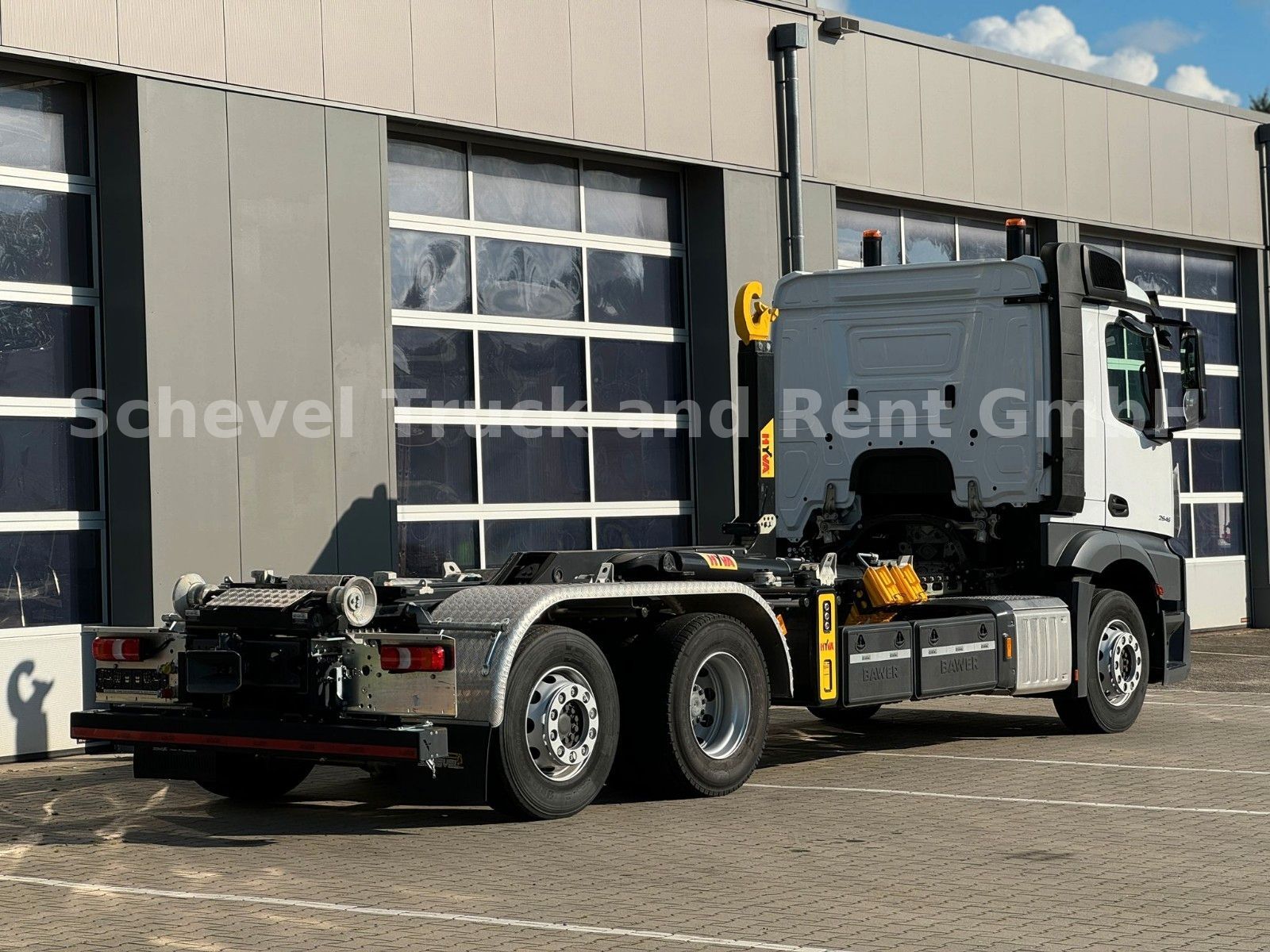 Fahrzeugabbildung Mercedes-Benz Actros 2545 6x2-4 Abrollkipper HYVA  Lift/Lenk