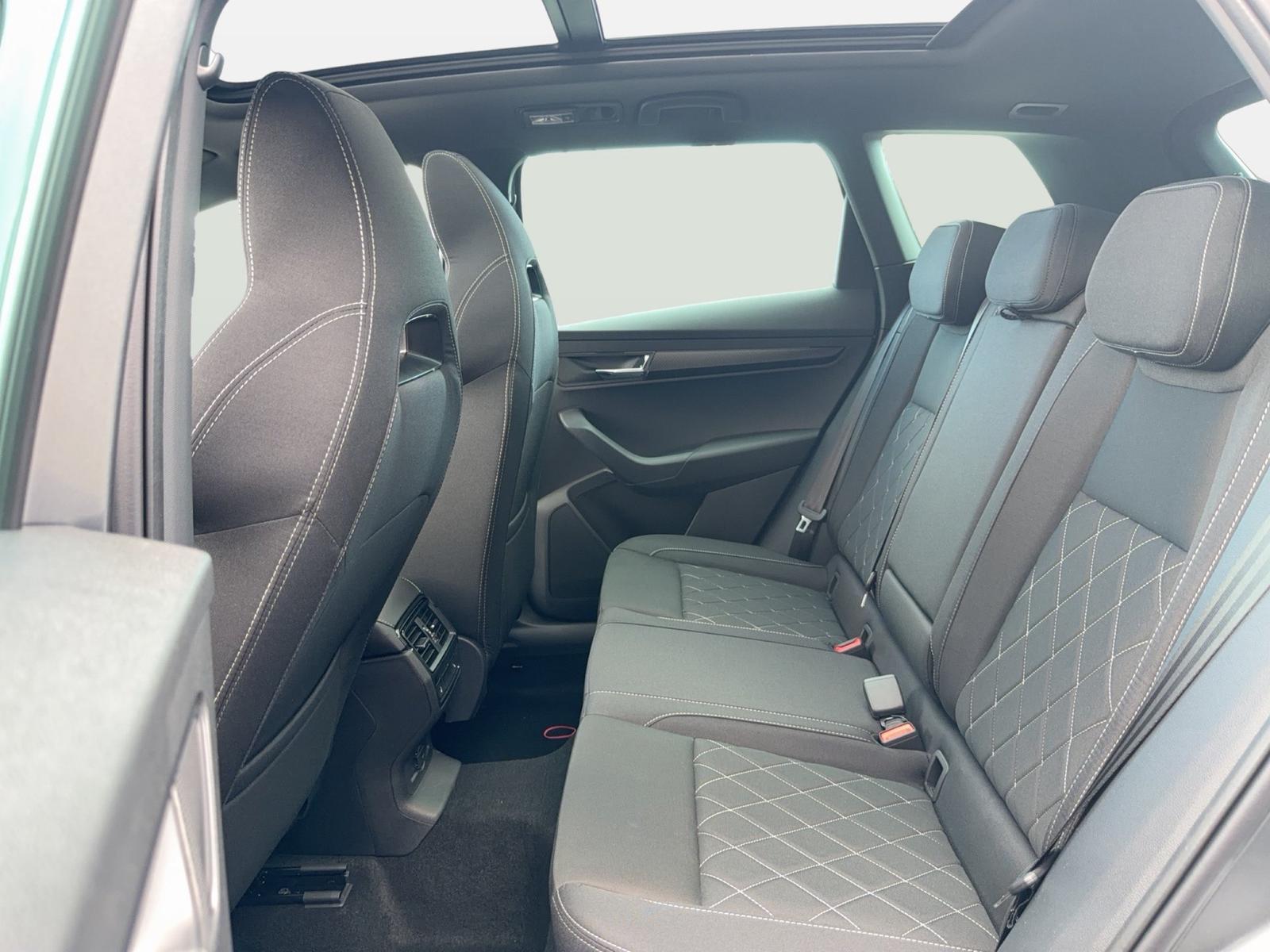 Skoda Karoq 2.0 TDI 4x4 Sportline Matrix AHK Pano SD